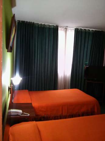 Imagen de la habitación del Hotel Duque. Foto 13