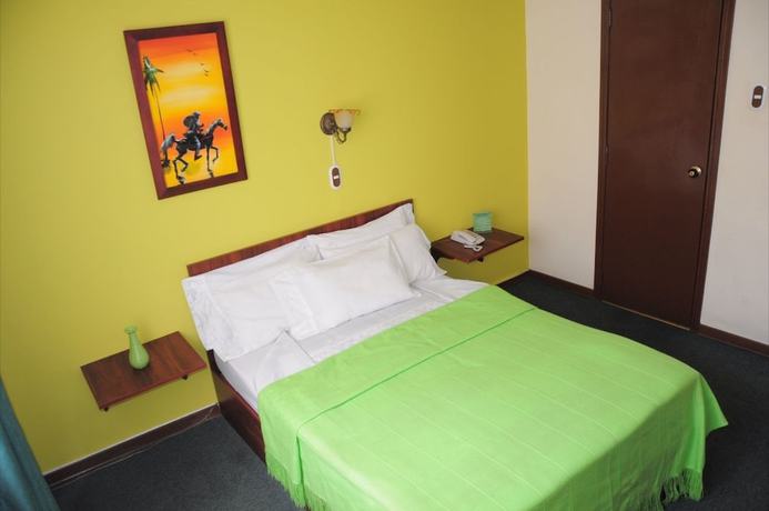 Imagen de la habitación del Hotel Duque. Foto 14