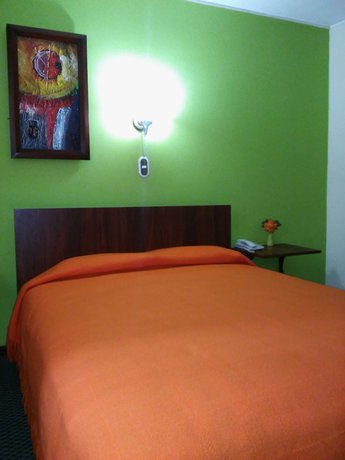 Imagen de la habitación del Hotel Duque. Foto 16