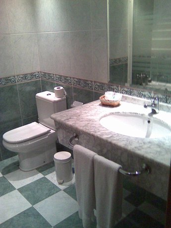 Imagen de la habitación del Hotel Duque. Foto 8