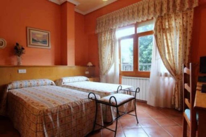 Imagen de la habitación del Hotel Duque. Foto 14