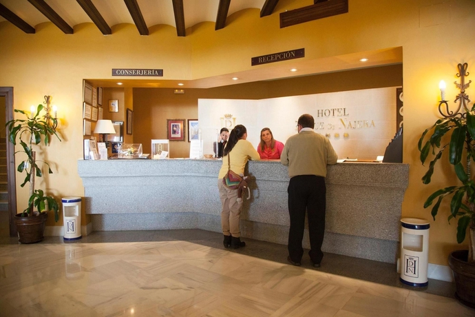 Imagen de los interiores del Hotel Duque de Najera. Foto 11