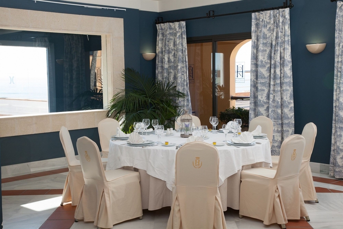 Imagen de los interiores del Hotel Duque de Najera. Foto 13