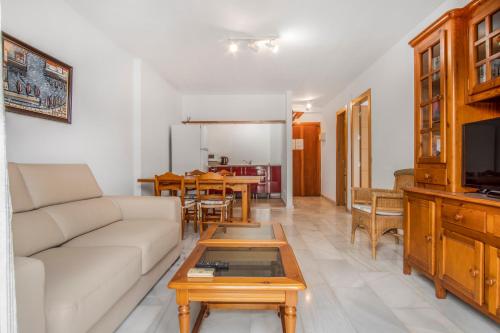 Imagen de la habitación del Hotel Duquesa Harbour Club Aparthotel. Foto 17