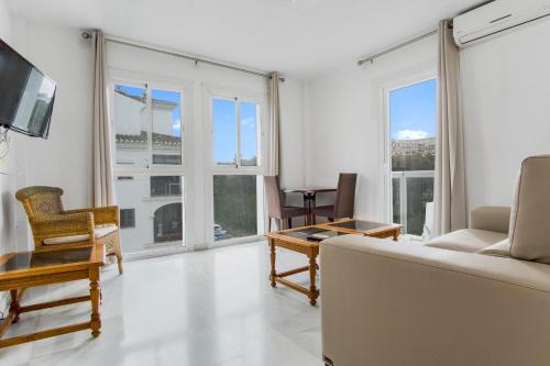 Imagen de la habitación del Hotel Duquesa Harbour Club Aparthotel. Foto 18