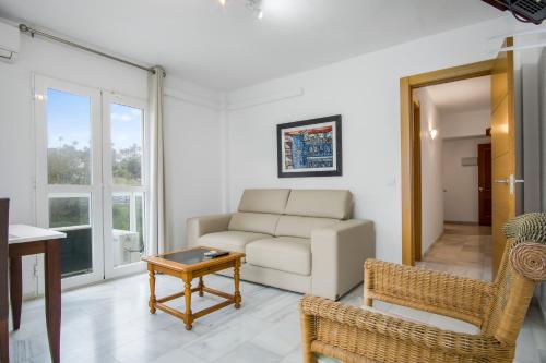 Imagen de la habitación del Hotel Duquesa Harbour Club Aparthotel. Foto 19