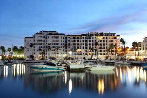 Imagen general del Hotel Duquesa Harbour Club Aparthotel. Foto 9
