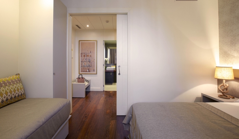 Imagen de la habitación del Hotel Duquesa Suites Barcelona. Foto 11