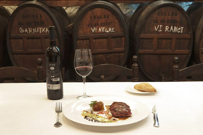 Imagen del bar/restaurante del Hotel Duran and Restaurant. Foto 5