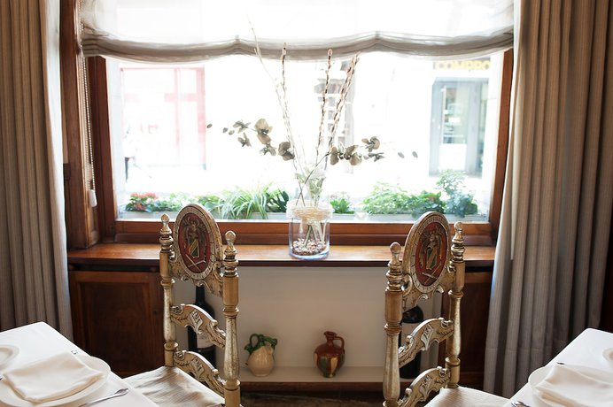 Imagen del bar/restaurante del Hotel Duran and Restaurant. Foto 8