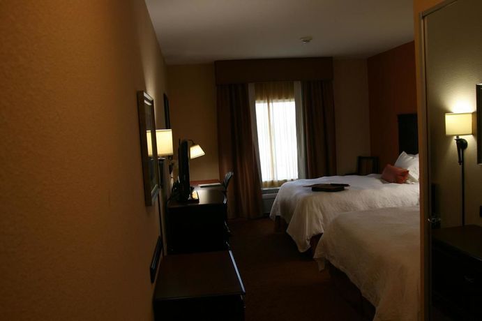 Imagen general del Hotel Durant Inn and Suites. Foto 10