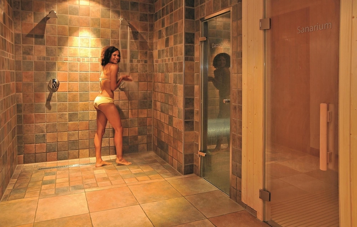 Imagen de la piscina del Hotel Durbach Schwarzwald. Foto 16