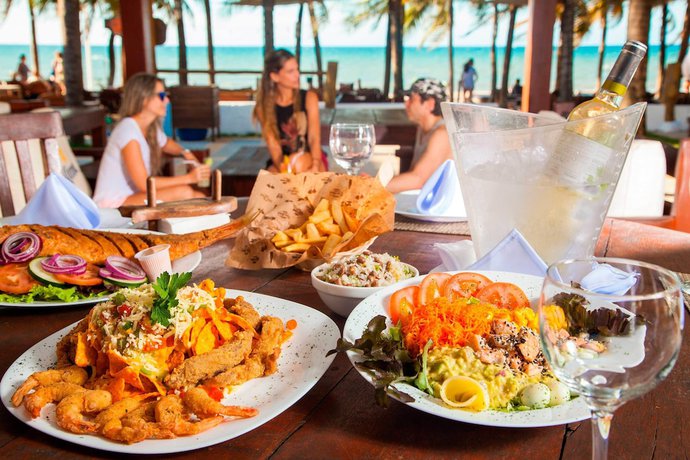 Imagen del bar/restaurante del Hotel Duro Beach. Foto 3