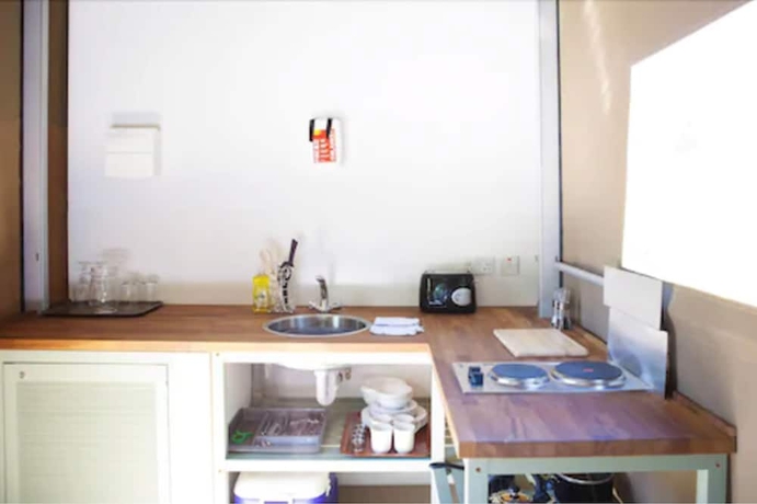 Imagen de la habitación del Hotel Durrell Wildlife Camp. Foto 4