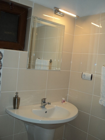 Imagen de la habitación del Hotel Duru. Foto 15