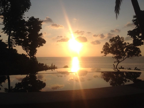 Imagen de la piscina del Hotel Dusit Buncha Koh Tao By Riya Group. Foto 9