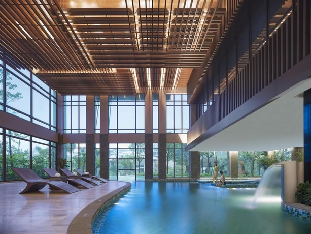 Imagen de la piscina del Hotel Dusit Devarana Hot Springs And Spa Conghua. Foto 19