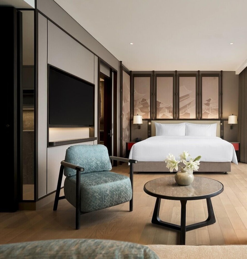 Imagen de la habitación del Hotel Dusit Le Palais Tu Hoa Hanoi. Foto 5