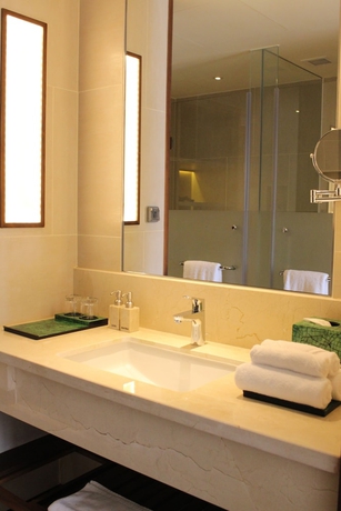 Imagen de la habitación del Hotel Dusit Princess Moonrise Beach Resort. Foto 12