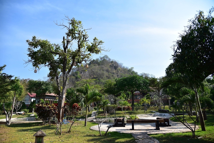 Imagen de los exteriores del Hotel Dusit Talai Resort. Foto 10