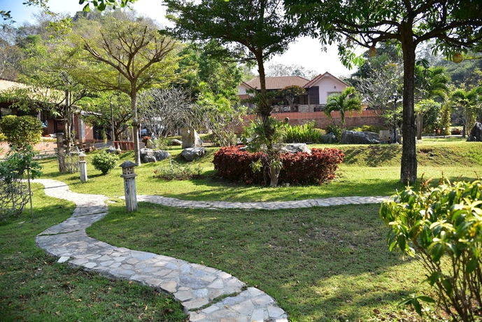 Imagen de los exteriores del Hotel Dusit Talai Resort. Foto 12