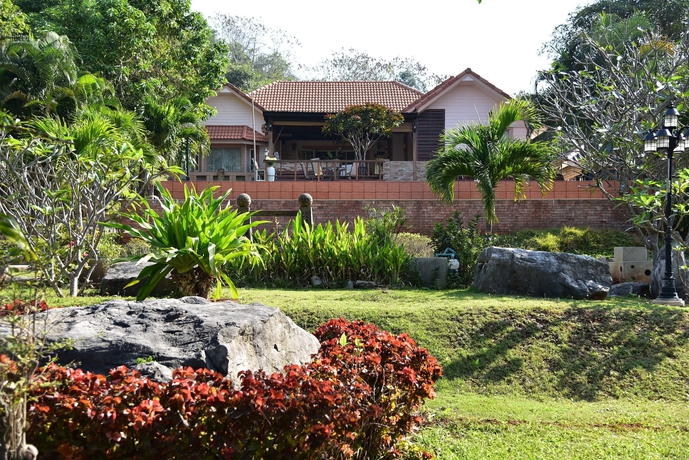 Imagen de los exteriores del Hotel Dusit Talai Resort. Foto 13