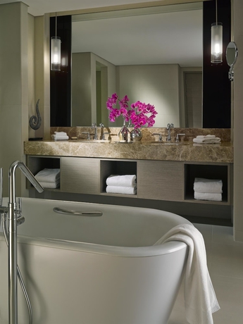 Imagen de la habitación del Hotel Dusit Thani Abu Dhabi. Foto 9