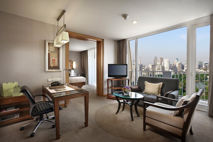 Imagen de la habitación del Hotel Dusit Thani Bangkok. Foto 10