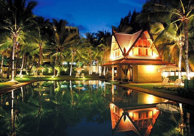 Imagen de la piscina del Hotel Dusit Thani Hua Hin. Foto 15