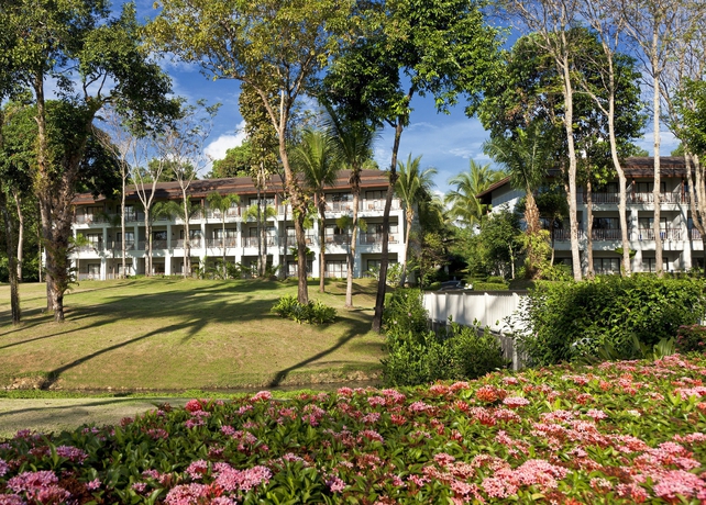 Imagen de los exteriores del Hotel Dusit Thani Krabi Beach Resort. Foto 12