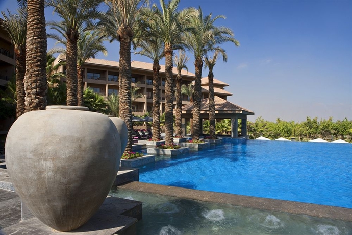 Imagen de la piscina del Hotel Dusit Thani Lakeview Cairo. Foto 6