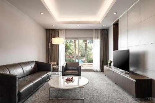 Imagen de la habitación del Hotel Dusit Thani Lakeview Cairo. Foto 14