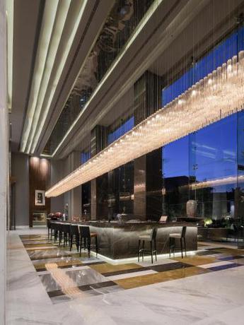 Imagen del bar/restaurante del Hotel Dusit Thani Lakeview Cairo. Foto 6