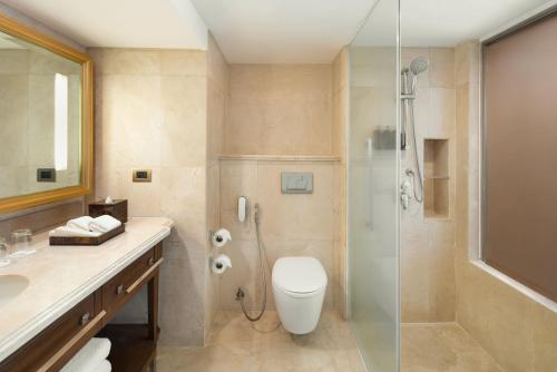 Imagen de la habitación del Hotel Dusit Thani Manila. Foto 12