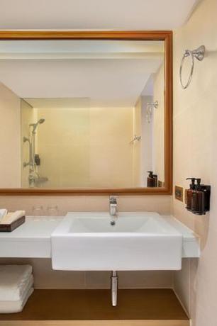 Imagen de la habitación del Hotel Dusit Thani Manila. Foto 15