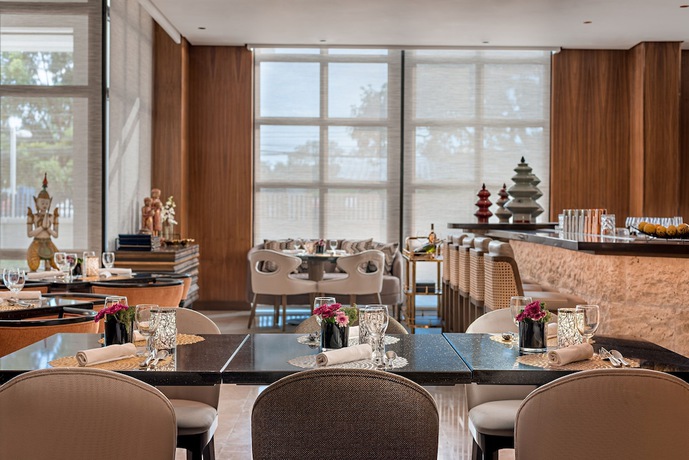 Imagen del bar/restaurante del Hotel Dusit Thani Residence Davao. Foto 1
