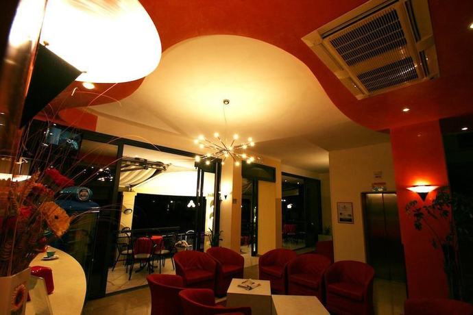 Imagen del bar/restaurante del Hotel Dusseldorf. Foto 9
