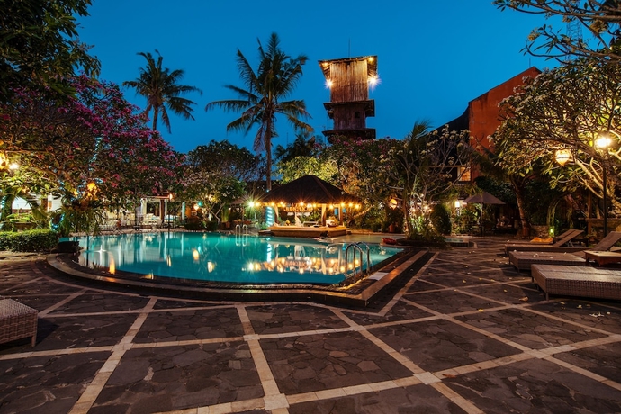 Imagen de la piscina del Hotel Dusun Jogja Village Inn. Foto 19