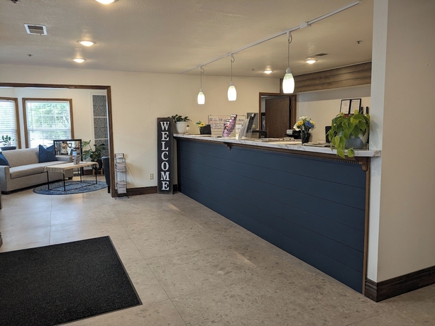 Imagen de los interiores del Hotel Dutton Inn. Foto 18