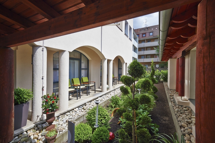 Imagen de los exteriores del Hotel Dürer Nürnberg. Foto 8