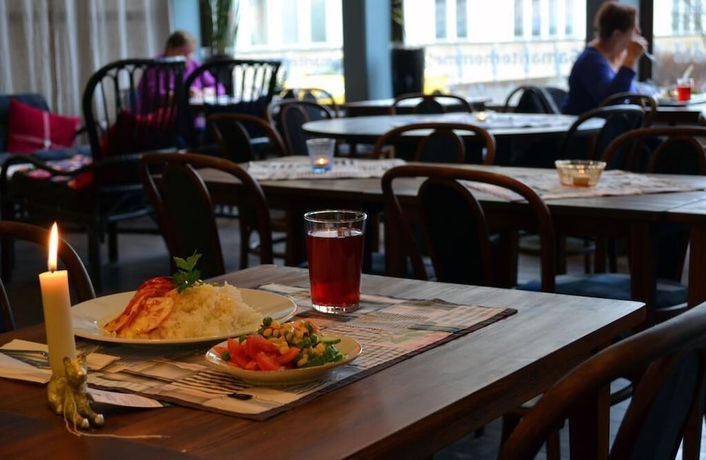 Imagen del bar/restaurante del Hotel Duvan l. Foto 2