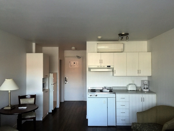 Imagen de la habitación del Hotel Duvernay Studios and Suites. Foto 3