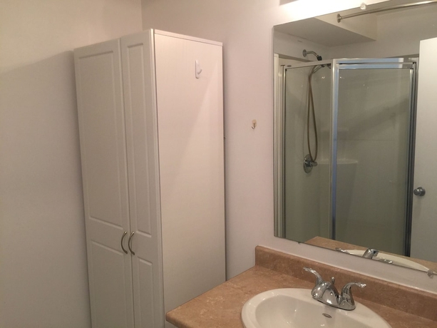 Imagen de la habitación del Hotel Duvernay Studios and Suites. Foto 7