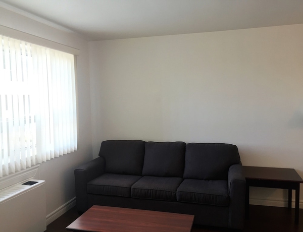 Imagen de la habitación del Hotel Duvernay Studios and Suites. Foto 15