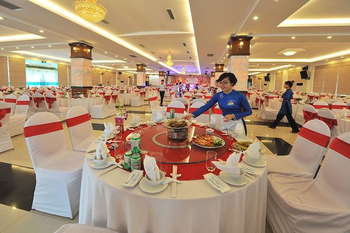 Imagen del bar/restaurante del Hotel Duy Tan Vinh. Foto 8