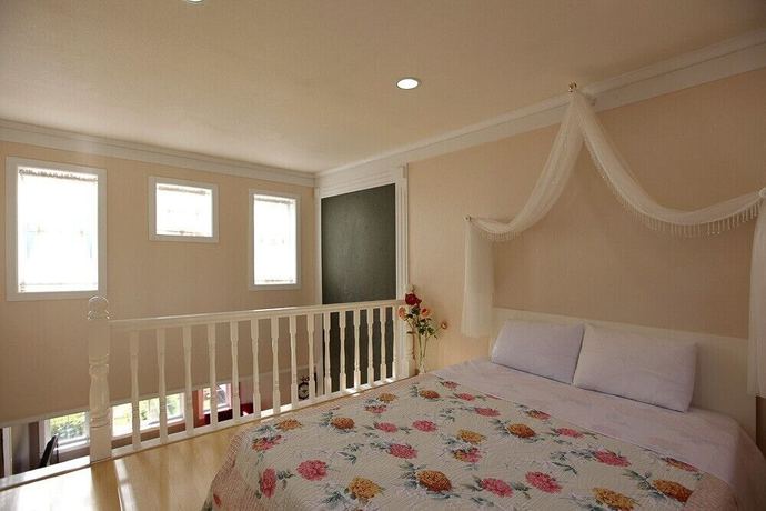 Imagen de la habitación del Hotel Dvor Pension. Foto 7