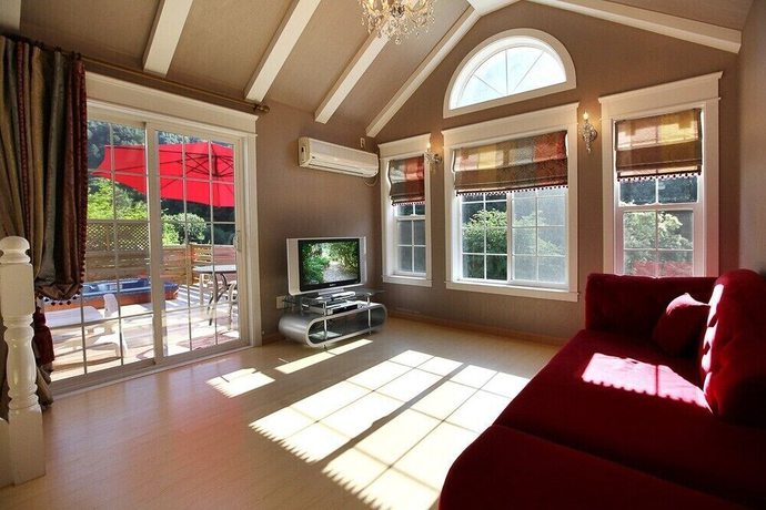 Imagen de la habitación del Hotel Dvor Pension. Foto 15