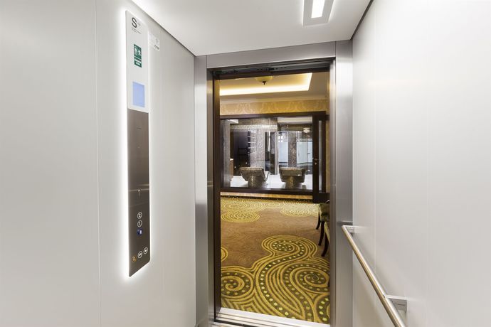 Imagen de los interiores del Hotel Dvorana. Foto 14