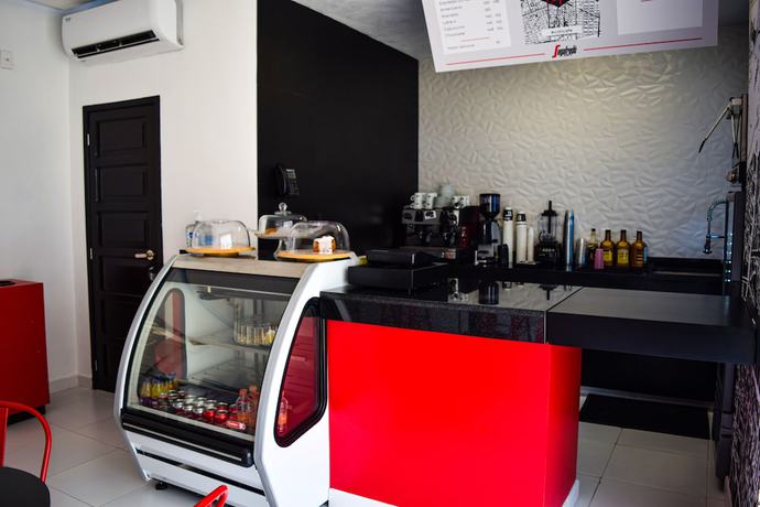 Imagen del bar/restaurante del Hotel Dwana. Foto 4