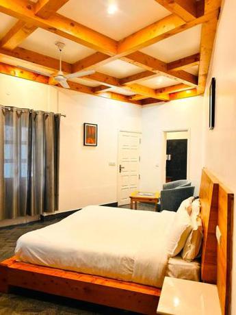 Imagen general del Hotel Dwaper Palace Near Mall Road With Parking. Foto 12